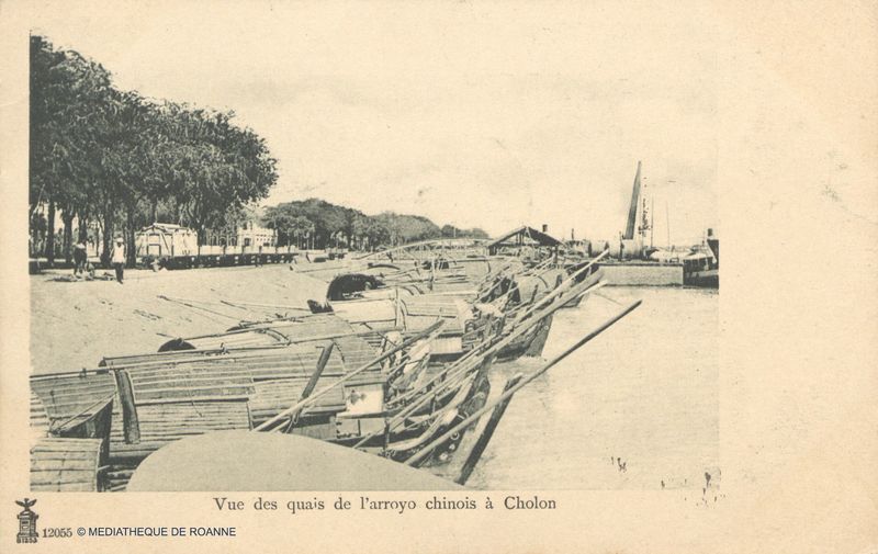 Vue des quais de l'arroyo chinois à Cholon.