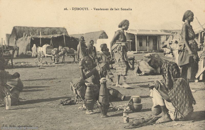 DJIBOUTI - Vendeuses de lait Somalis.