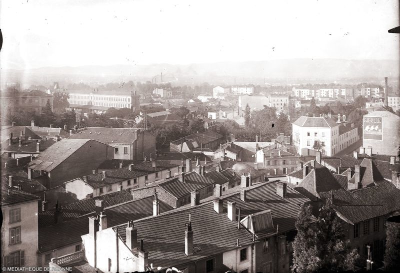 Roanne - Vue panoramique avec le lycée Jean Puy au fond à gauche