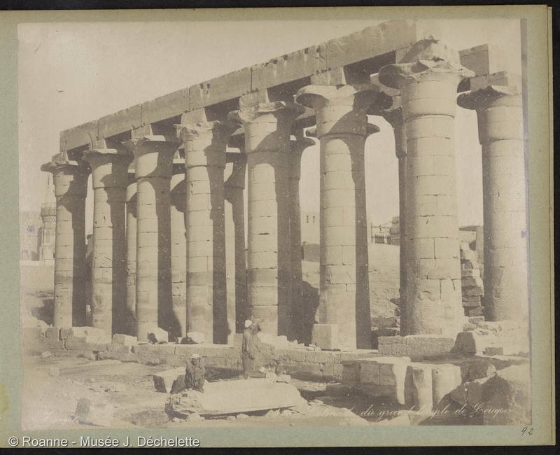 Colonnade du grand temple de Louqsor