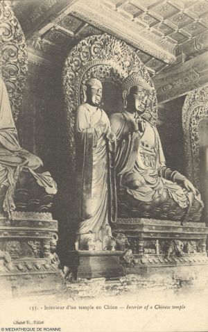 Intérieur d'un temple en Chine